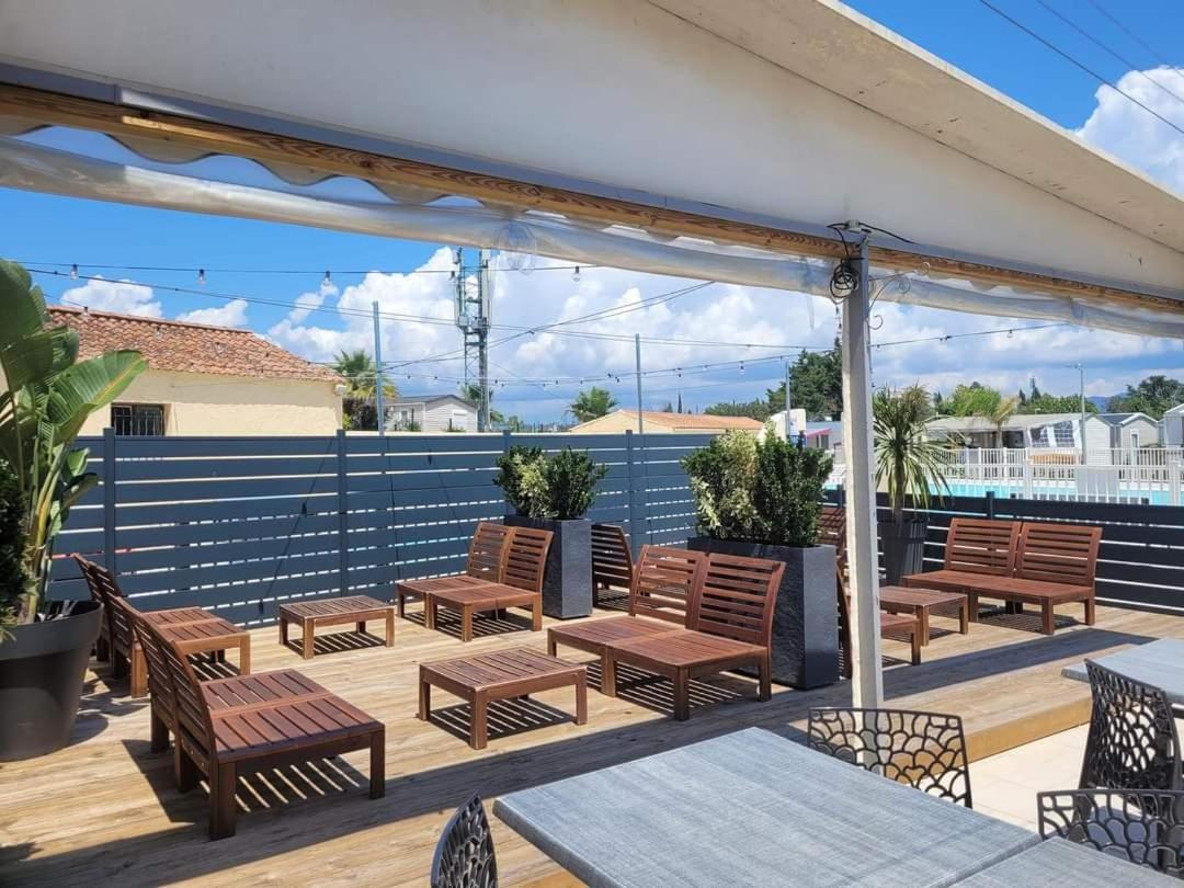 Vacances Familiales Dans Camping Avec Piscine Fréjus Εξωτερικό φωτογραφία